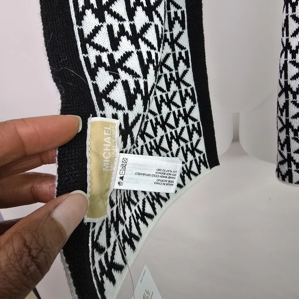 Michael Kors Black and White Patterned Knit Scarf